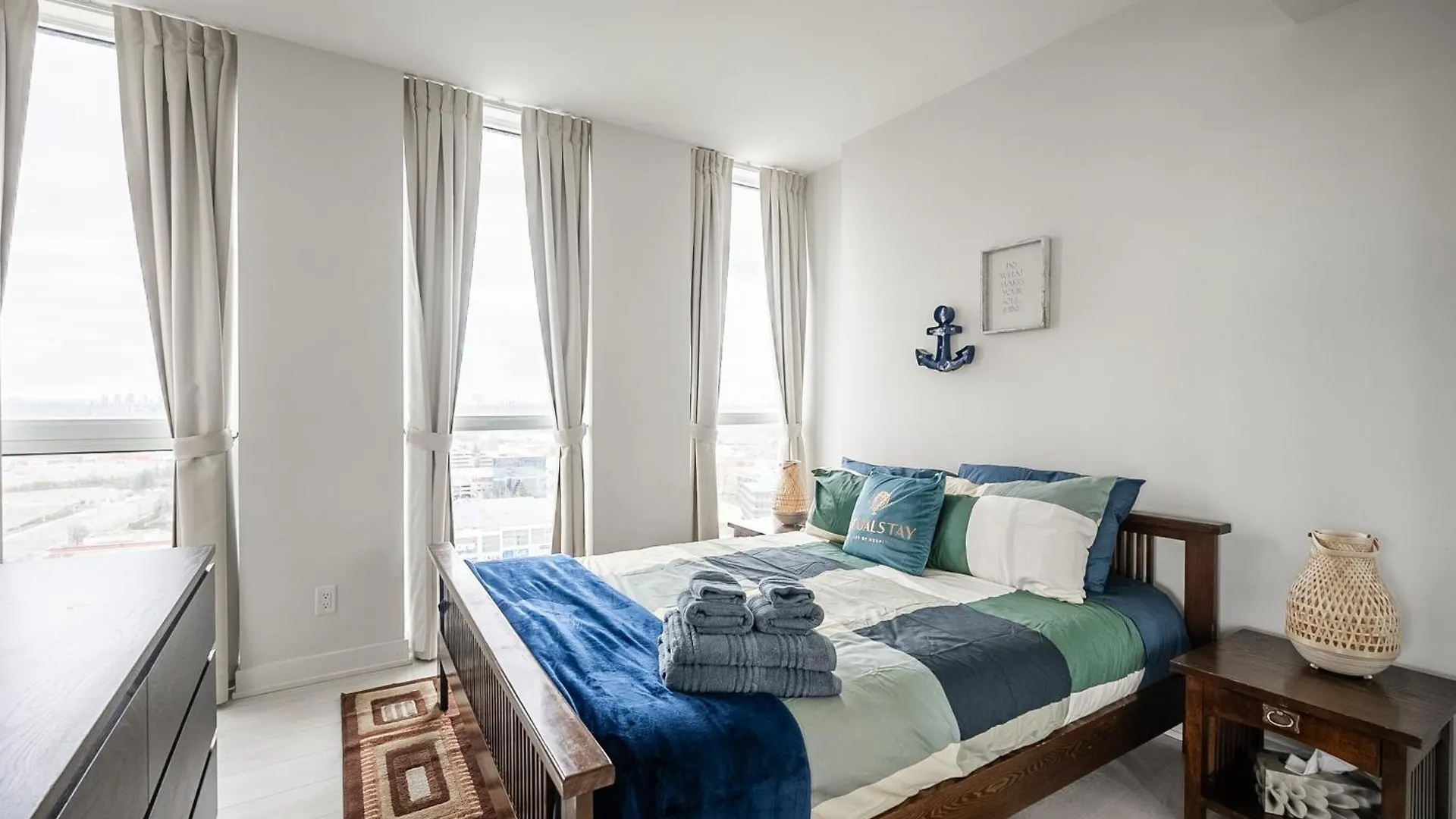 Globalstay Modern Sonic Way Condos Toronto Daire